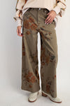 OLIVE FLOWER PRINT WASHED TWILL PANTS