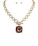 Leopard Faceted Stone Pendant Toggle Necklace